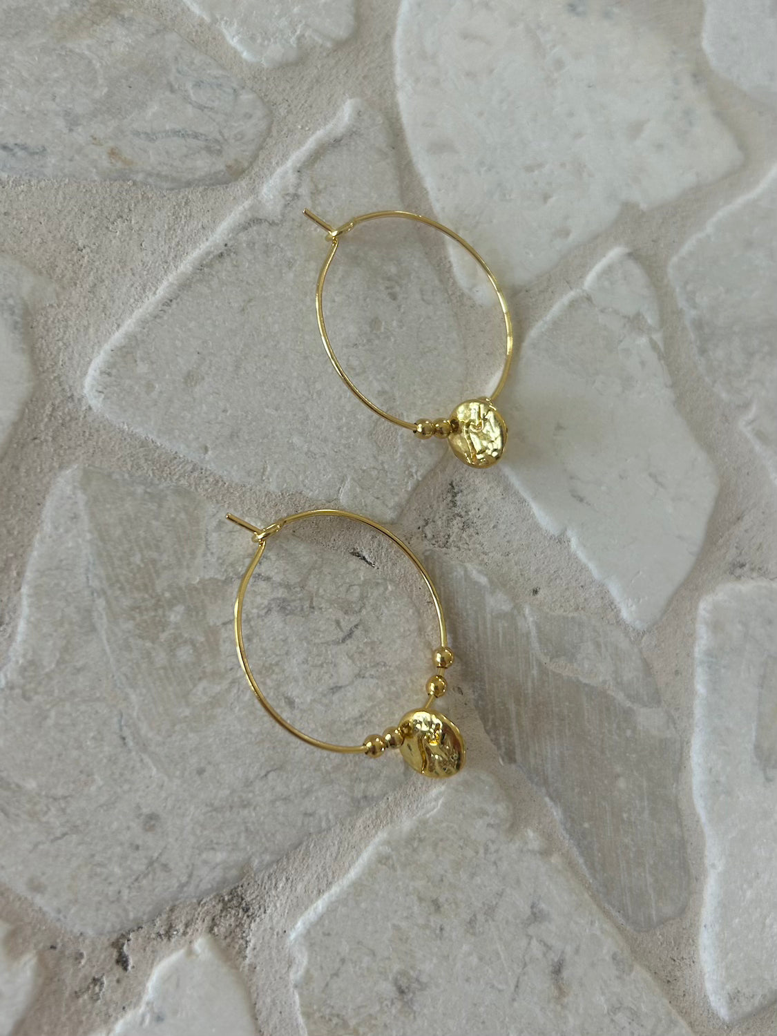 Slow tide hoops