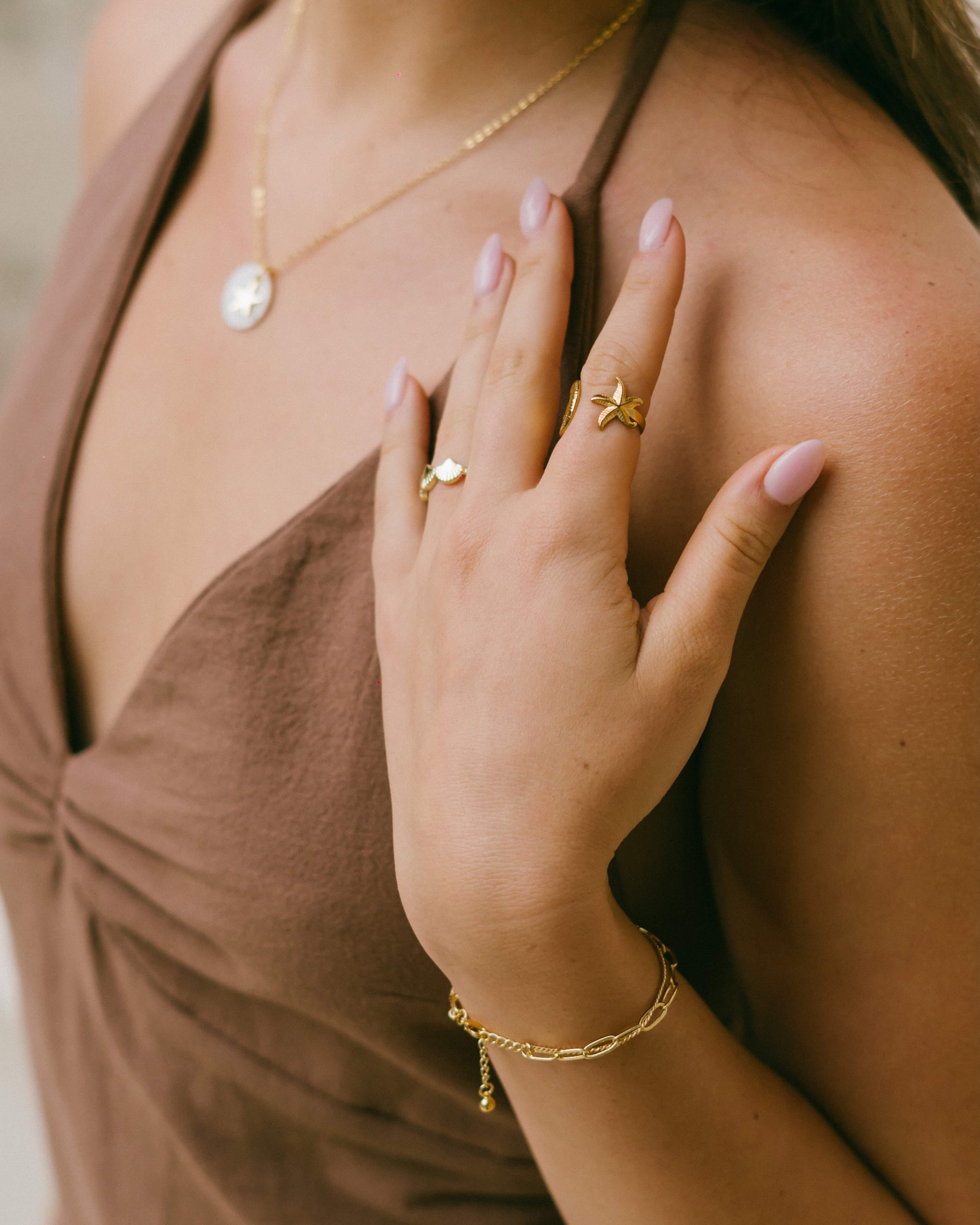 Discover the Delta Chain Bracelet—two chain styles in one: a fine minimalist chain and a statement paperclip chain. A chic, modern bracelet perfect for any occasion.