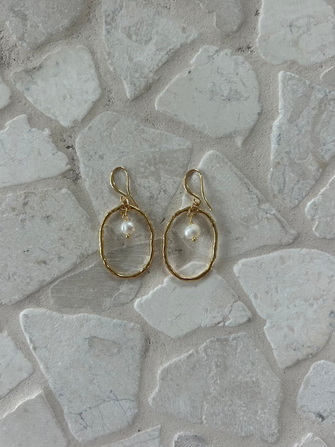 Malia Jewellery - 18k Gold plated hook earrings with pearl droplets and tampered open hoop design 