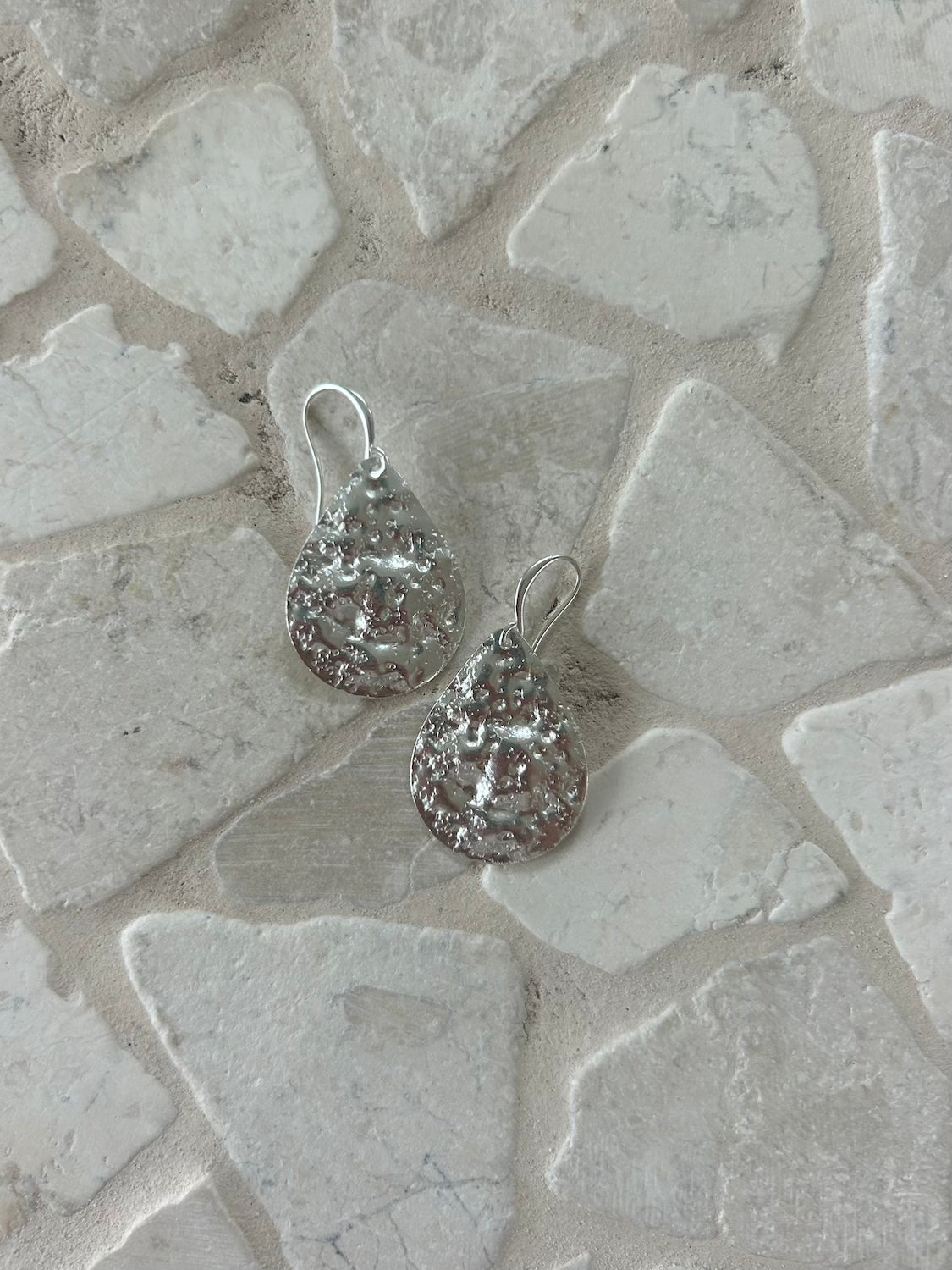Malia Jewellery - Sterling silver plated tampered tear drop dangling earrings